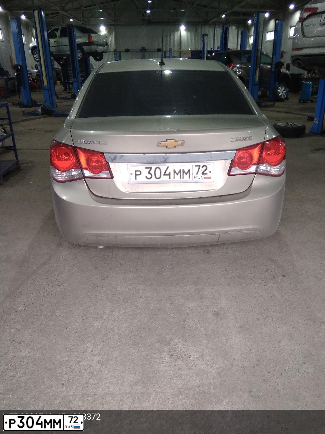 Фото автомобиля CHEVROLET CRUZE, 2012 — госномер Р304ММ72. Цвет: БЕЖЕВЫЙ МЕТАЛЛИК