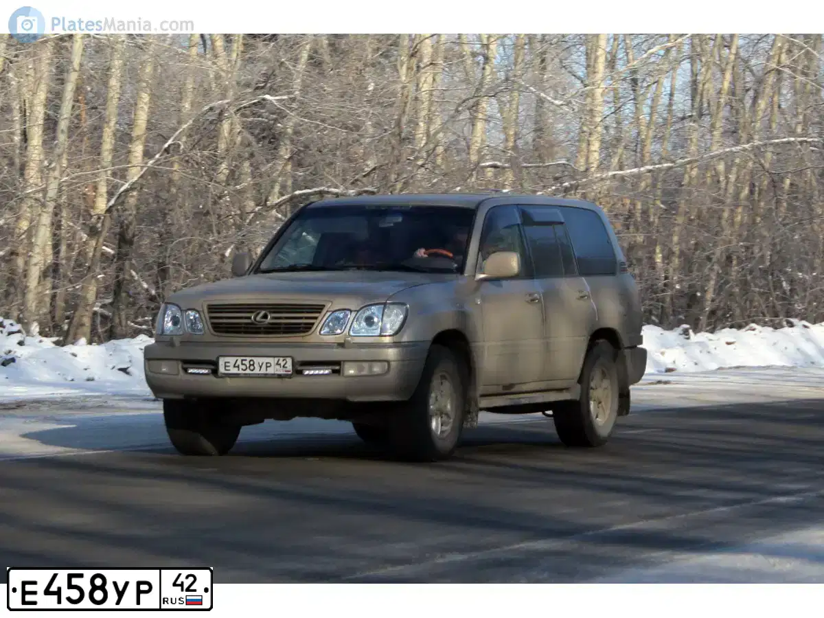 Фото автомобиля TOYOTA LANDCRUISER, 2000 — госномер О497МК142. Цвет: СВЕТЛО-БЕЖЕВЫЙ