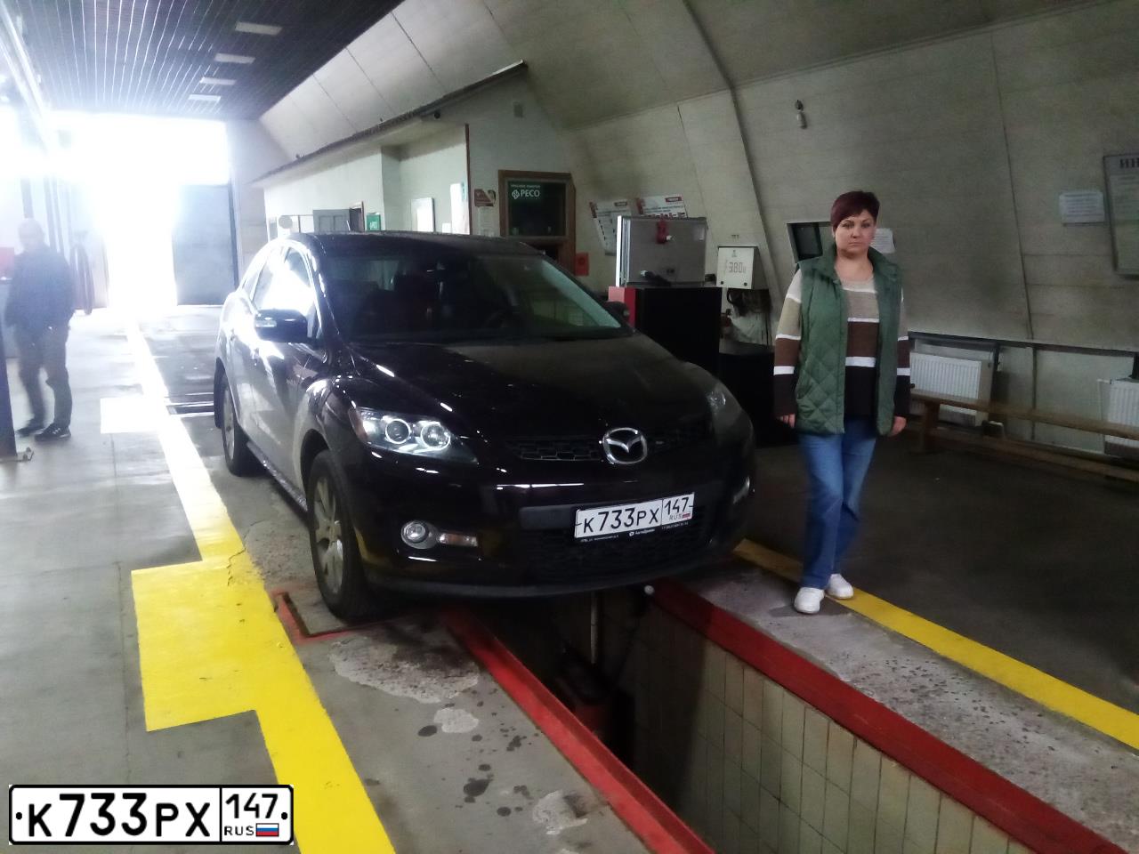 Фото автомобиля MAZDA CX-7, 2008 — госномер Р200РН47. Цвет: ВИШНЕВЫЙ