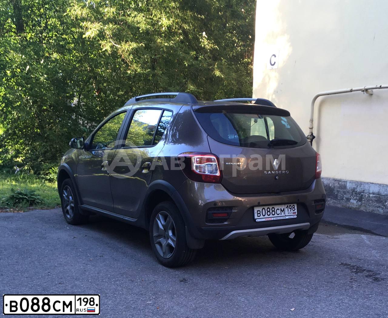 Фото автомобиля RENAULT SANDERO, 2019 — госномер В088СМ198. Цвет: КОРИЧНЕВЫЙ