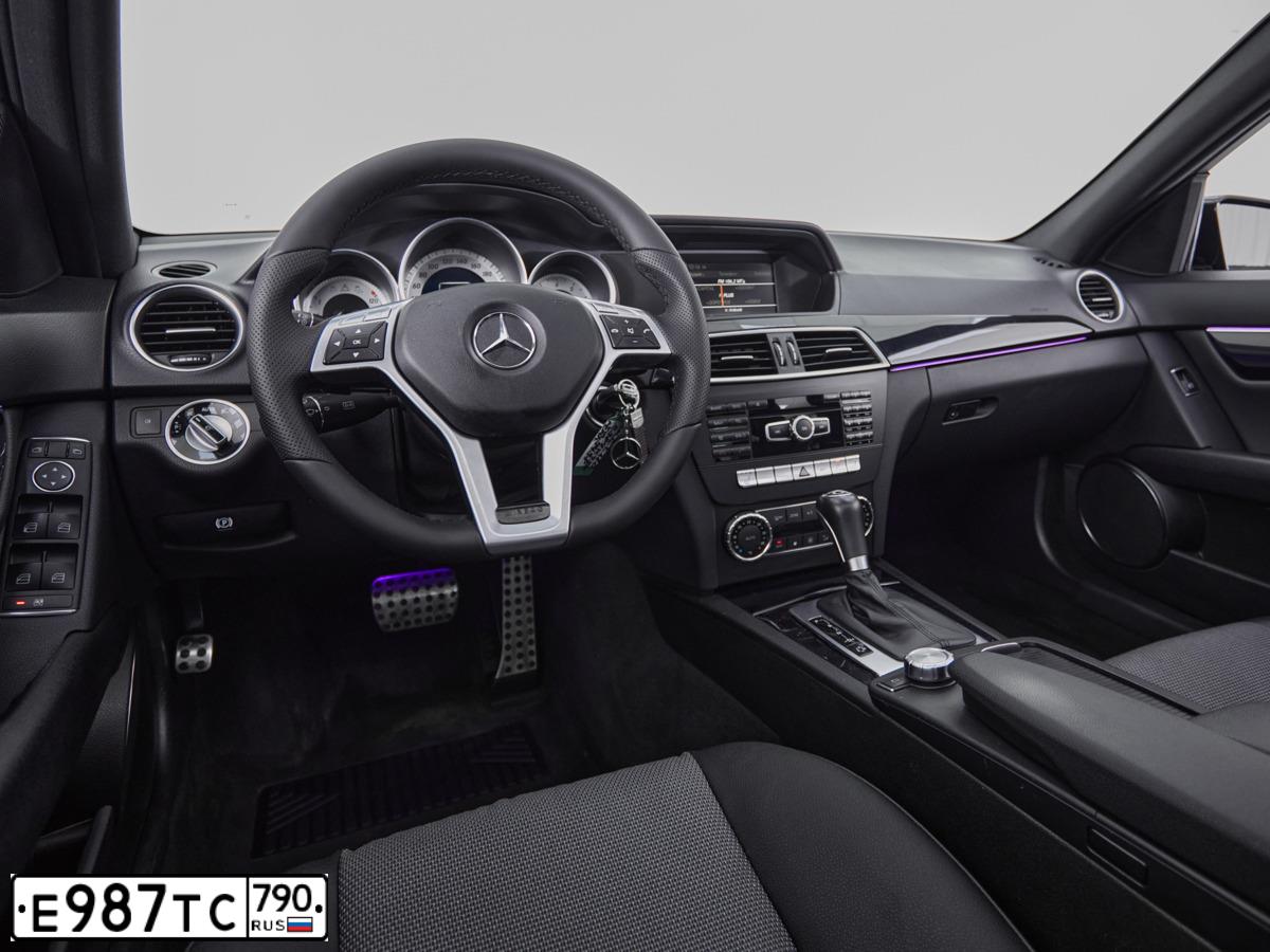 Фото автомобиля MERCEDES-BENZ C180, 2012 — госномер Х899ТК31. Цвет: ЧЕРНЫЙ