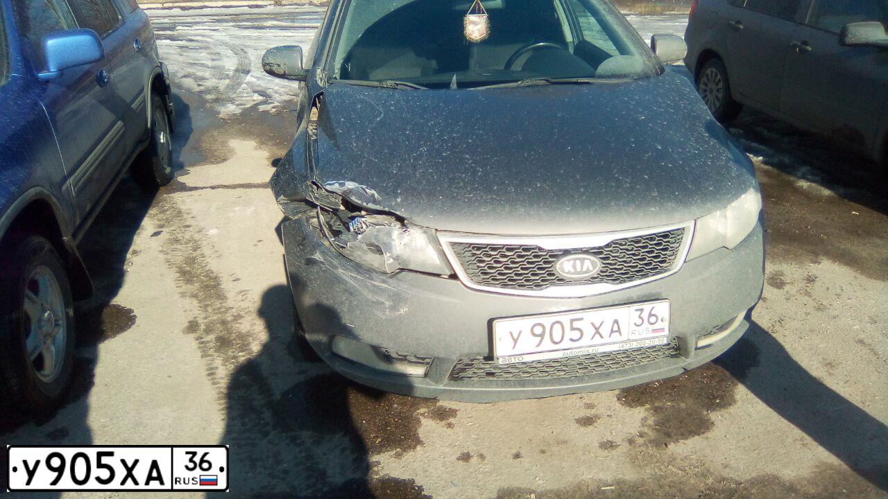 Фото автомобиля KIA CERATO, 2013 — госномер У905ХА36. Цвет: Серый