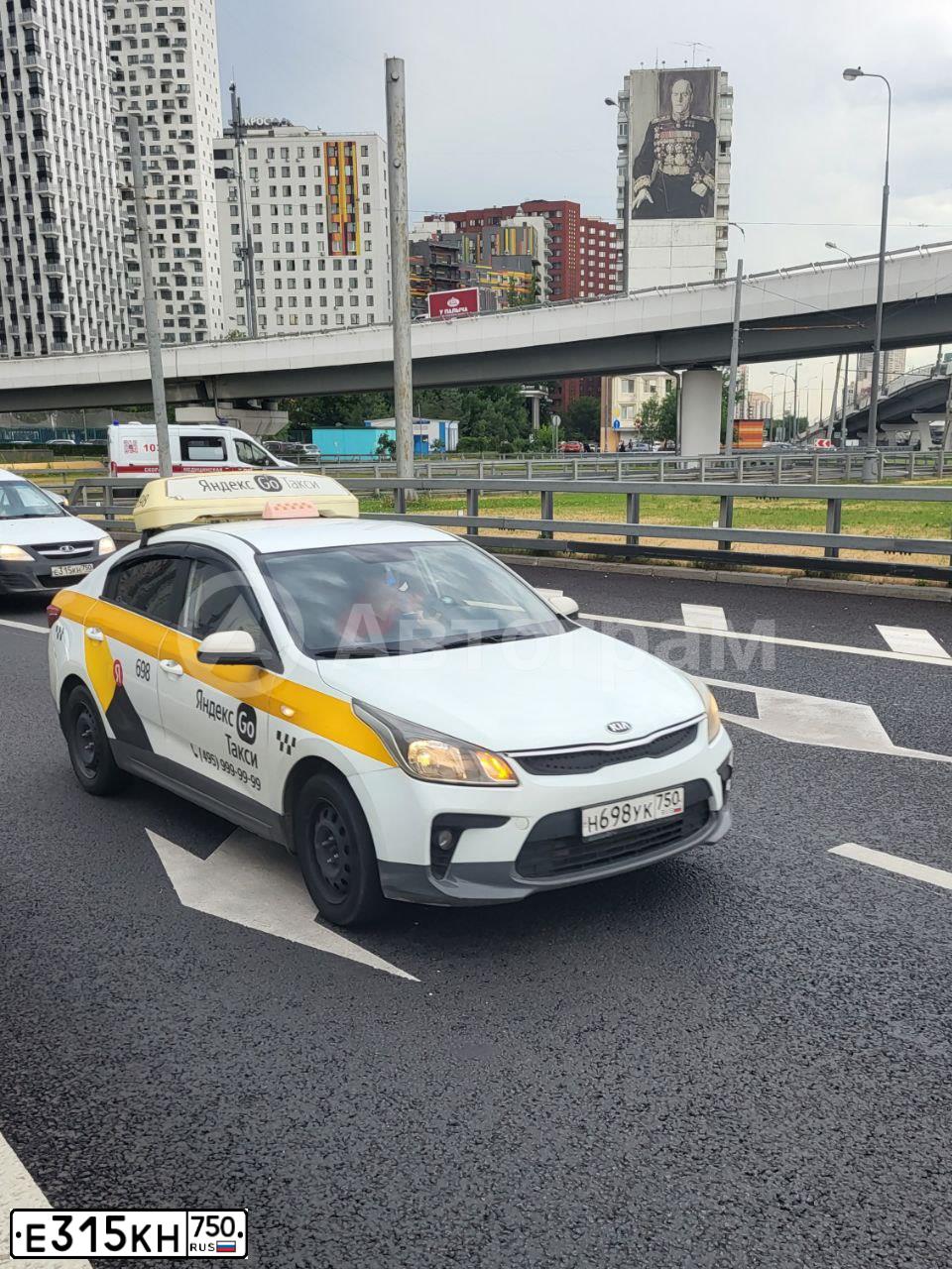 Фото автомобиля LADA LARGUS, 2015 — госномер А511ОС67. Цвет: Белый