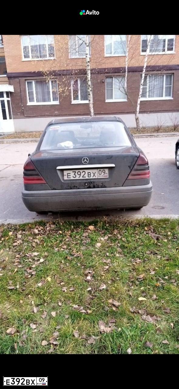Фото автомобиля MERCEDES C-KLASSE, 1995 — госномер Е392ВХ09. Цвет: ЧЕРНЫЙ