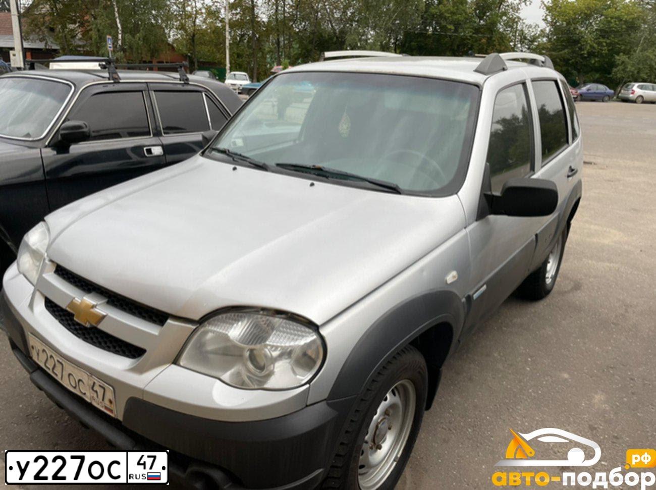 Фото автомобиля CHEVROLET NIVA, 2012 — госномер У227ОС47. Цвет: серый