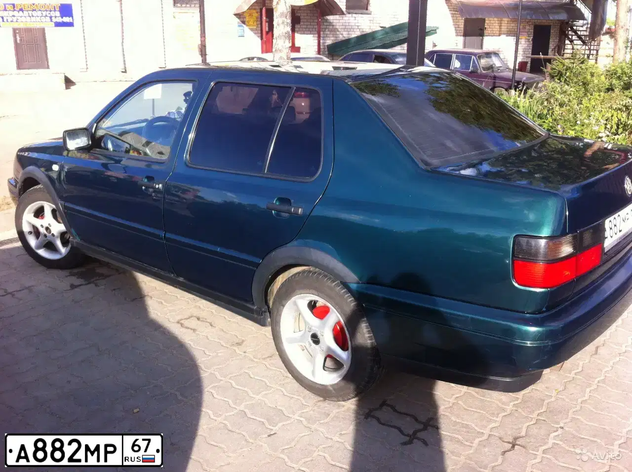Фото автомобиля VOLKSWAGEN VENTO, 1995 — госномер А882МР67. Цвет: Зеленый