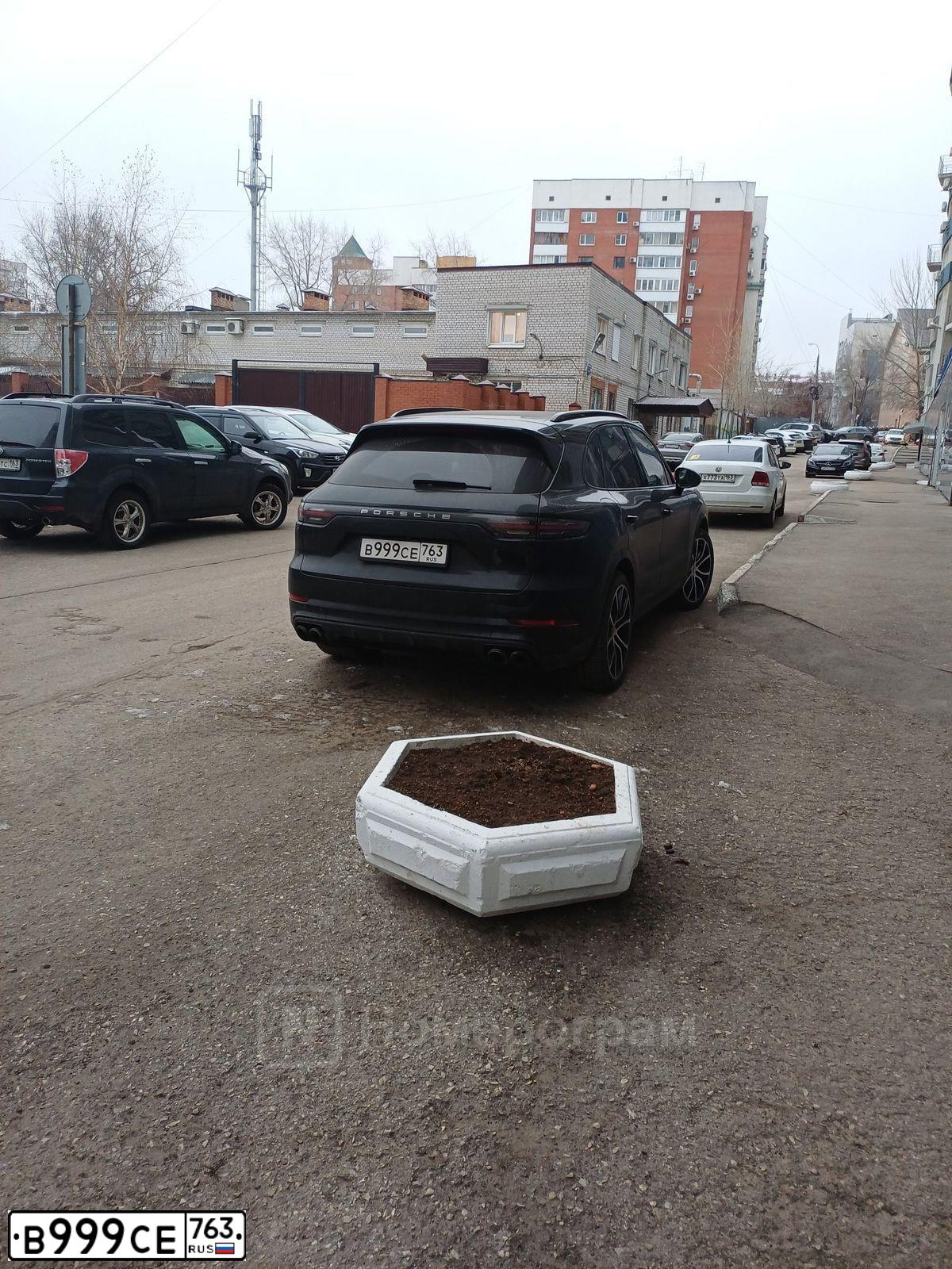 Фото автомобиля MERCEDES M-KLASSE, 2015 — госномер К035ТЕ763. Цвет: ЧЕРНЫЙ