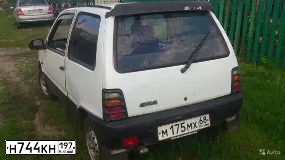 Фото автомобиля MAZDA PROTEGE, 2000 — госномер Х124ВУ193. Цвет: СЕРЕБРИСТЫЙ