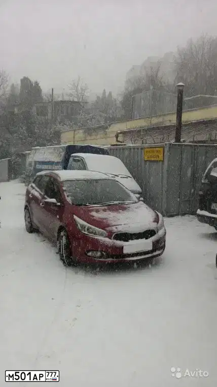 Фото автомобиля KIA CEE'D, 2013 — госномер М501АР777. Цвет: КРАСНЫЙ