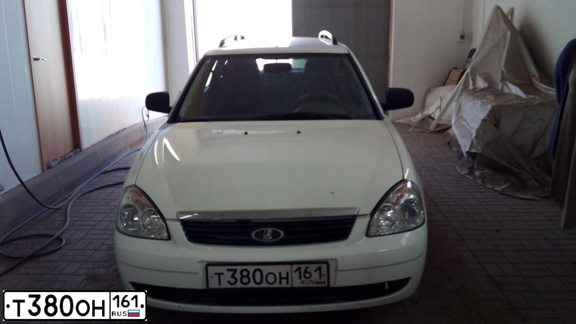 Фото автомобиля LADA 2171 PRIORA, 2011 — госномер Т380ОН161. Цвет: БЕЛЫЙ
