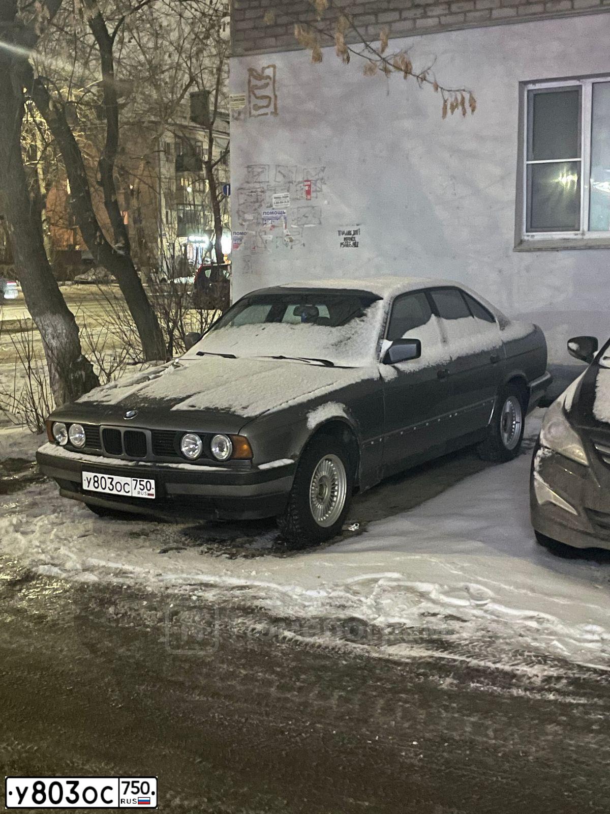 Фото автомобиля BMW 518, 1994 — госномер А142ТР252. Цвет: СЕРЫЙ