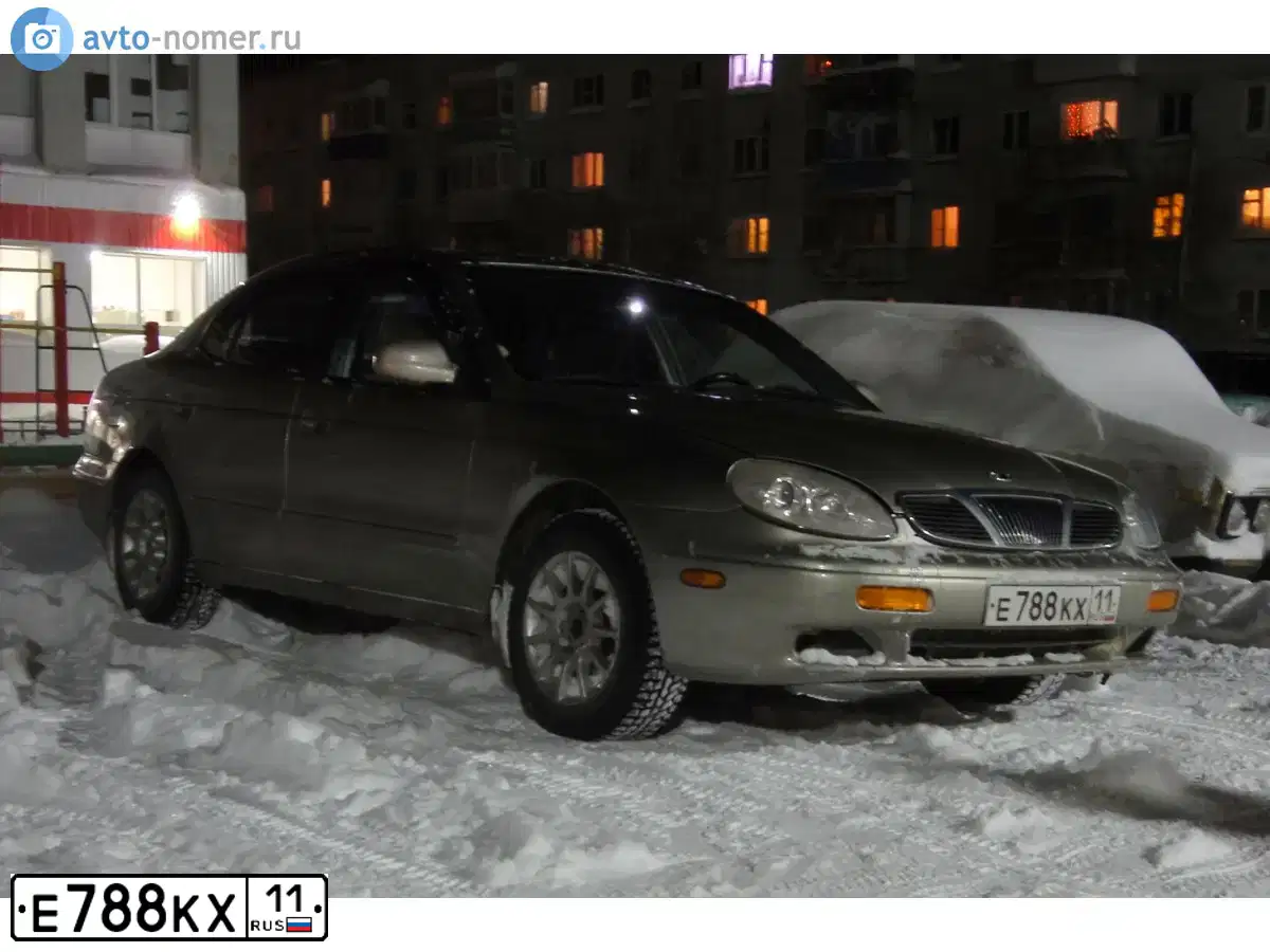 Фото автомобиля DAEWOO LEGANZA, 2001 — госномер Е788КХ11. Цвет: ЗОЛОТИСТЫЙ