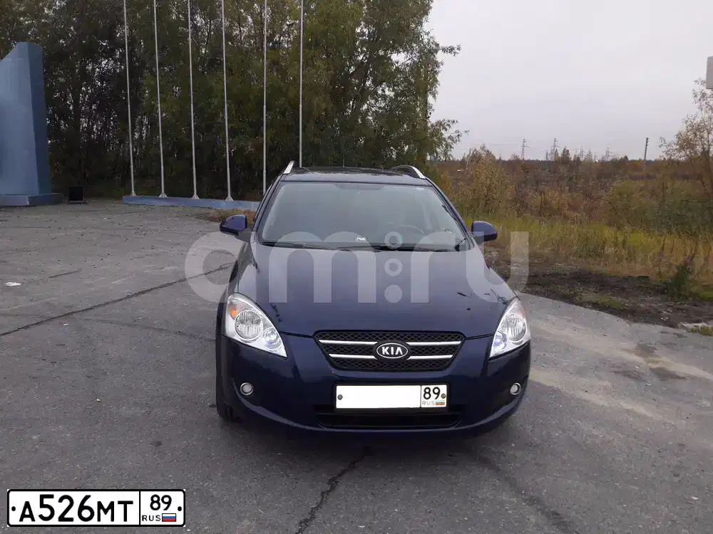 Фото автомобиля KIA CEE'D, 2008 — госномер А526МТ89. Цвет: синий