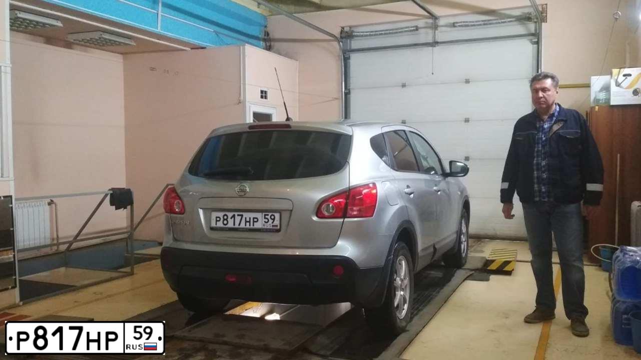 Фото автомобиля NISSAN QASHQAI, 2008 — госномер Т210ХЕ196. Цвет: Серебристый