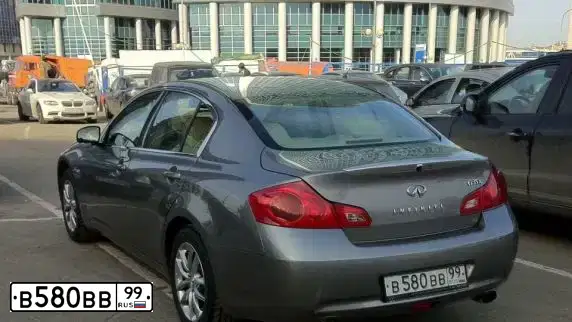 Фото автомобиля LADA 2105, 1999 — госномер В580ВВ99. Цвет: СИНИЙ