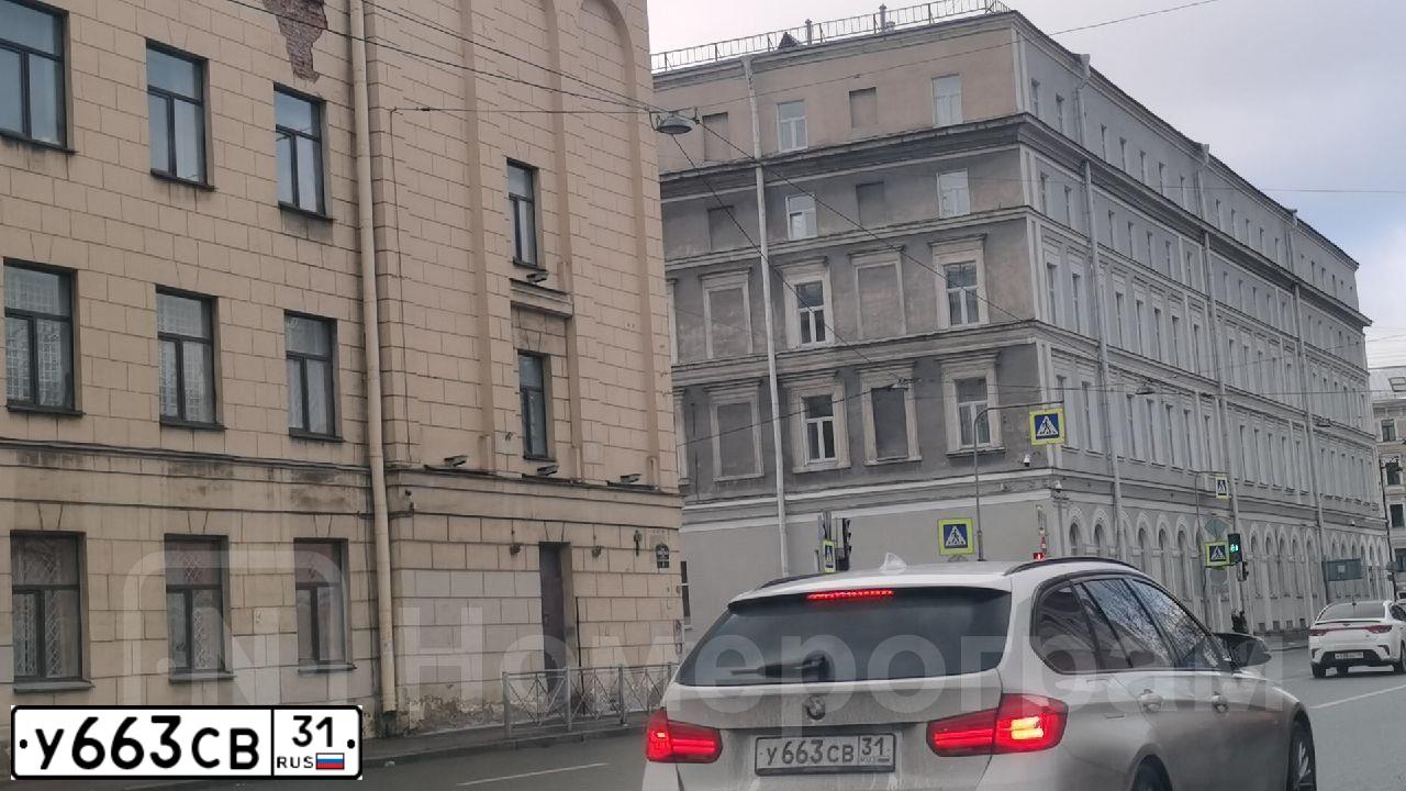 Фото автомобиля BMW 320D, 2018 — госномер Н402СН198. Цвет: Белый