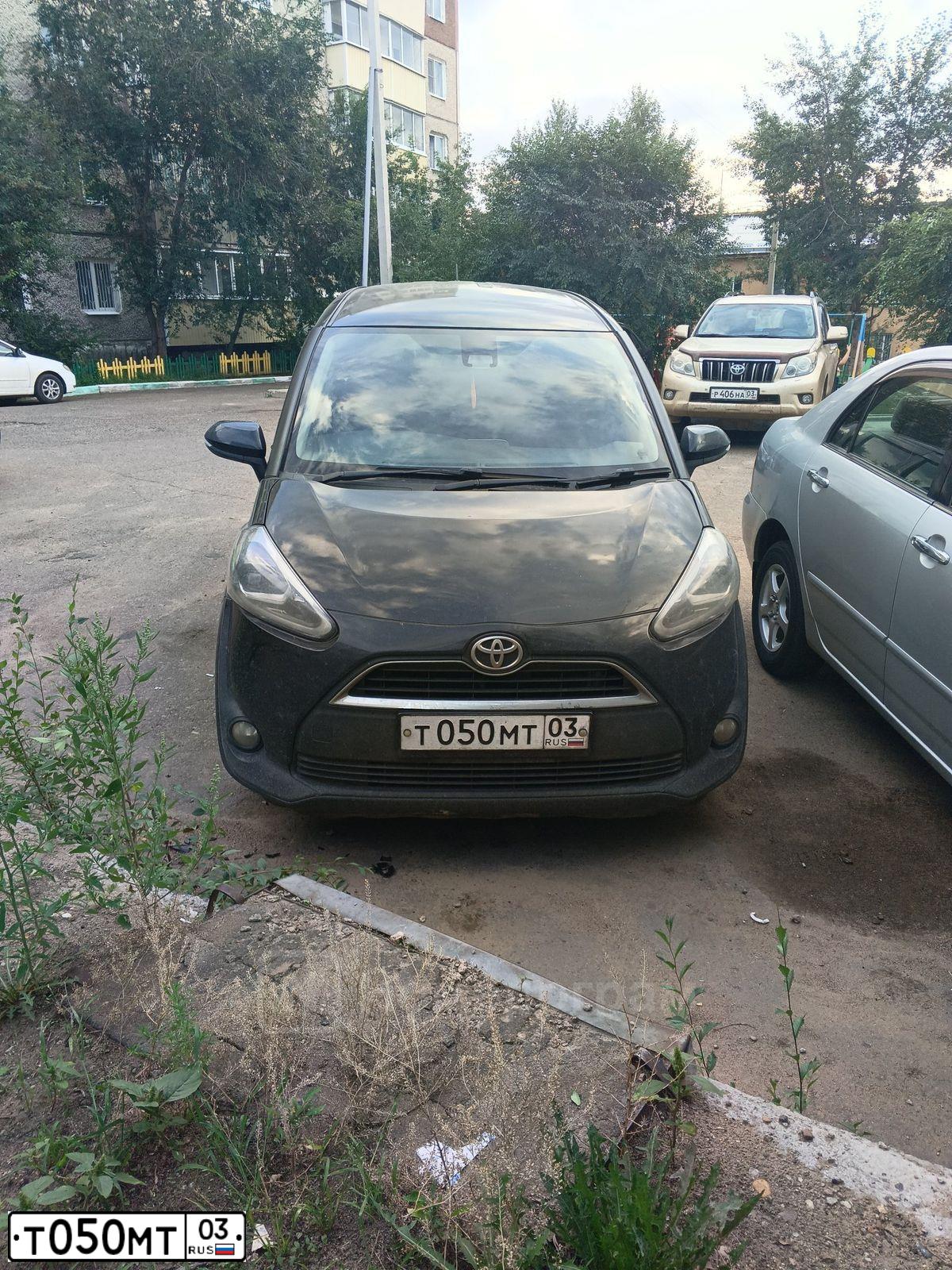 Фото автомобиля TOYOTA SIENTA, 2018 — госномер Т050МТ03