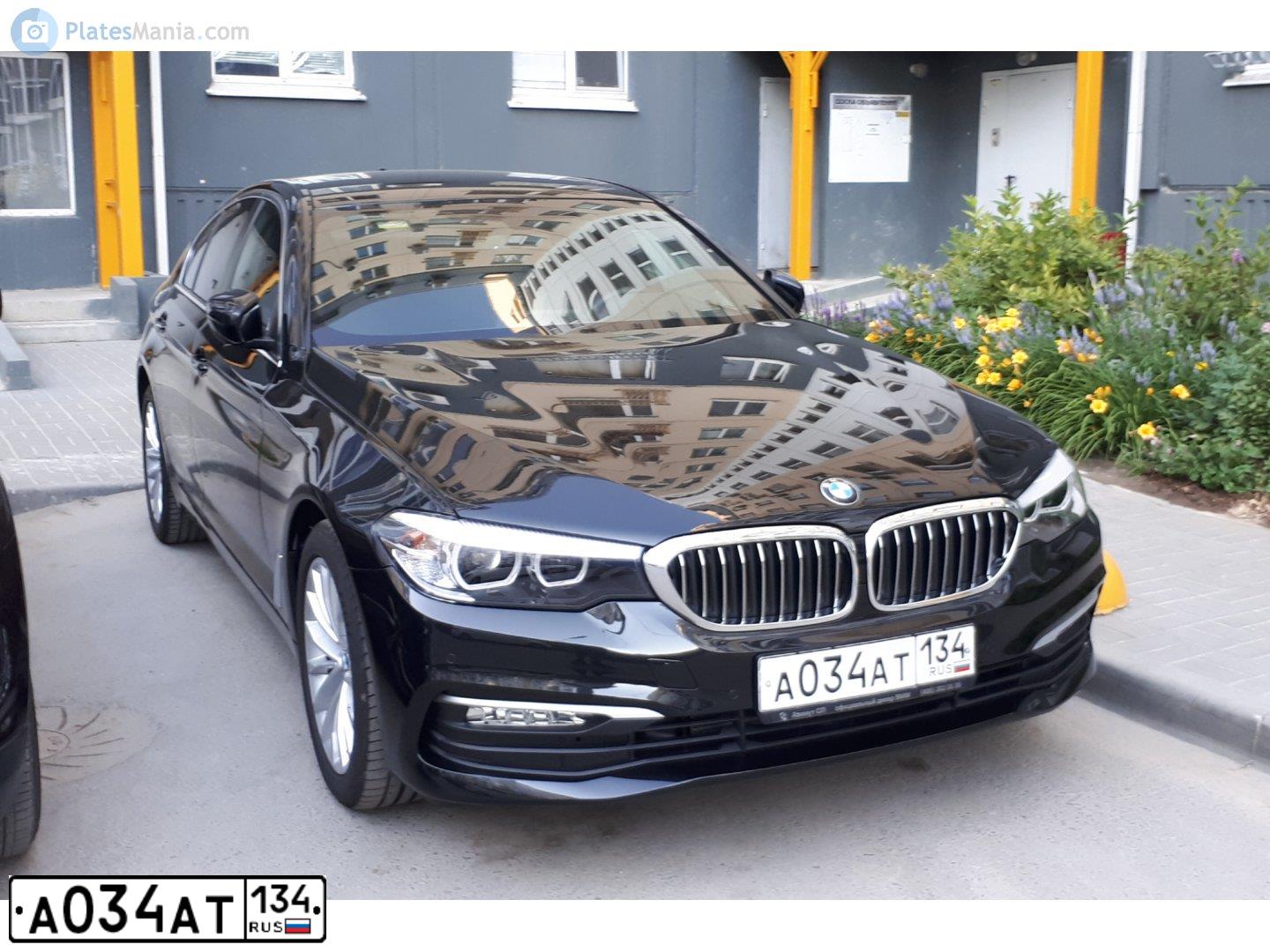 Фото автомобиля HYUNDAI SOLARIS, 2011 — госномер Н137КН134. Цвет: Серебристый