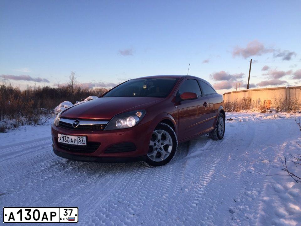 Фото автомобиля OPEL ASTRA, 2006 — госномер В551ЕА37. Цвет: БОРДОВЫЙ