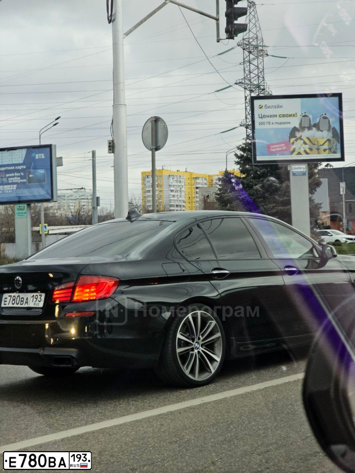 Фото автомобиля BMW SERIE 5, 2012 — госномер А002ММ161. Цвет: ЧЕРНЫЙ