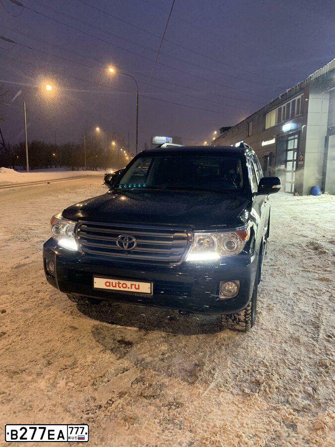 Фото автомобиля TOYOTA LANDCRUISER 200, 2014 — госномер В277ЕА777. Цвет: ЧЕРНЫЙ