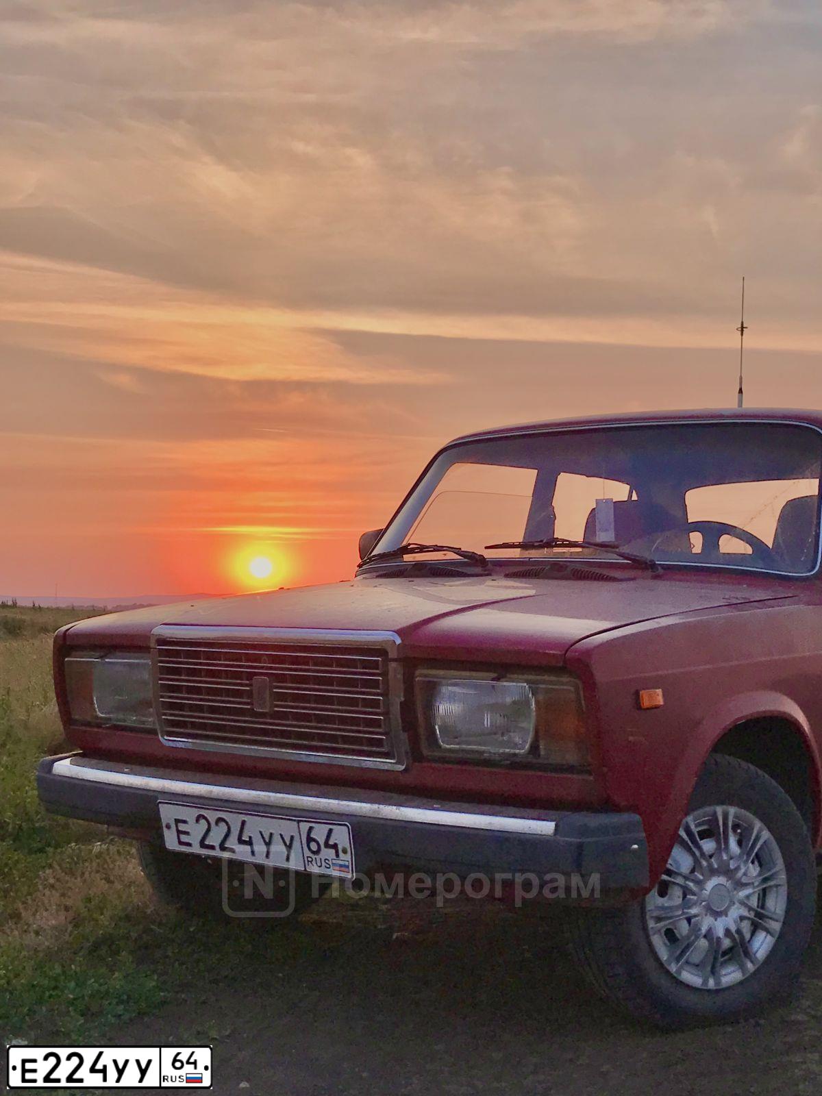 Фото автомобиля LADA 2107, 1997 — госномер Е224УУ64. Цвет: ВИШНЕВЫЙ