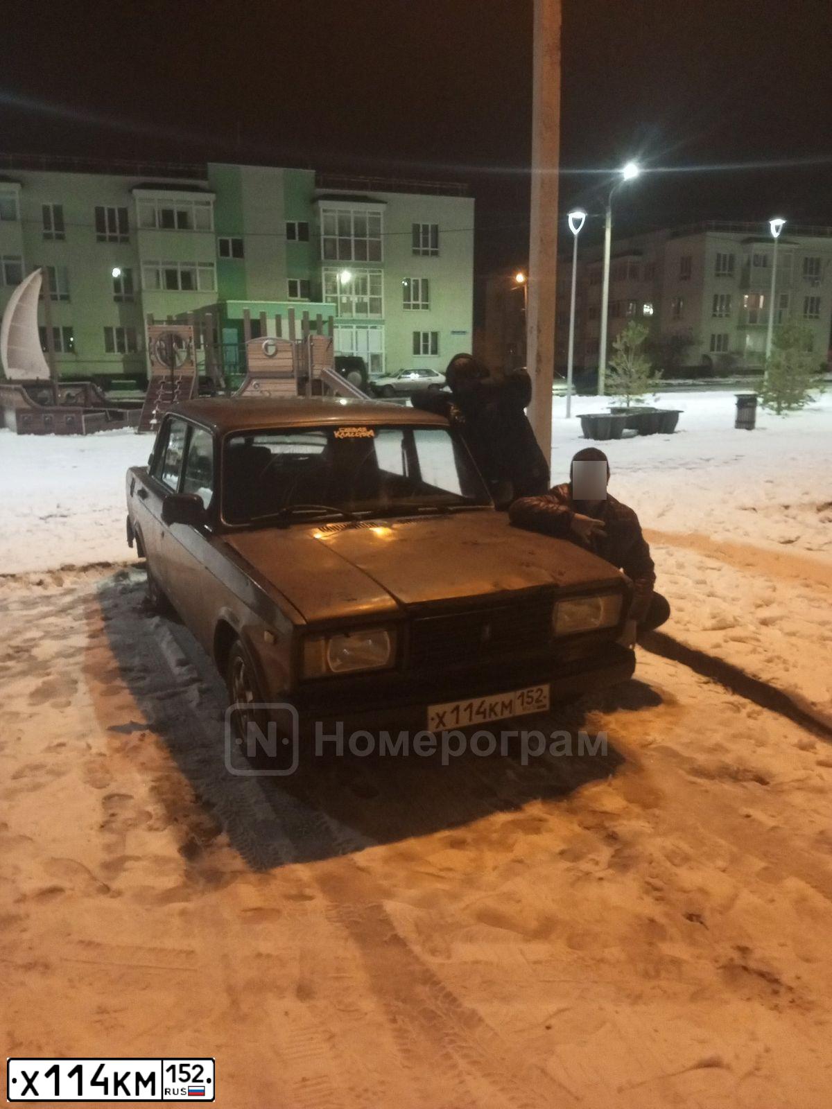 Фото автомобиля LADA 2107 LADA, 2006 — госномер Х114КМ152. Цвет: ВИШНЕВЫЙ
