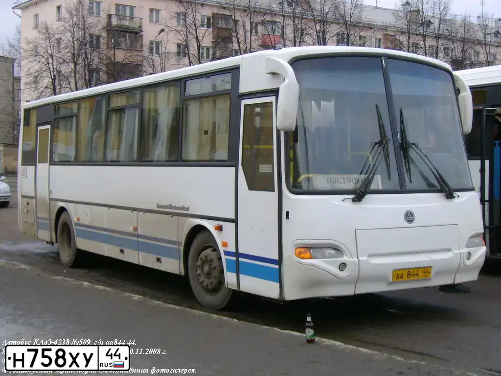 Фото автомобиля KAVZ Z 4238, 2006 — госномер Н758ХУ44