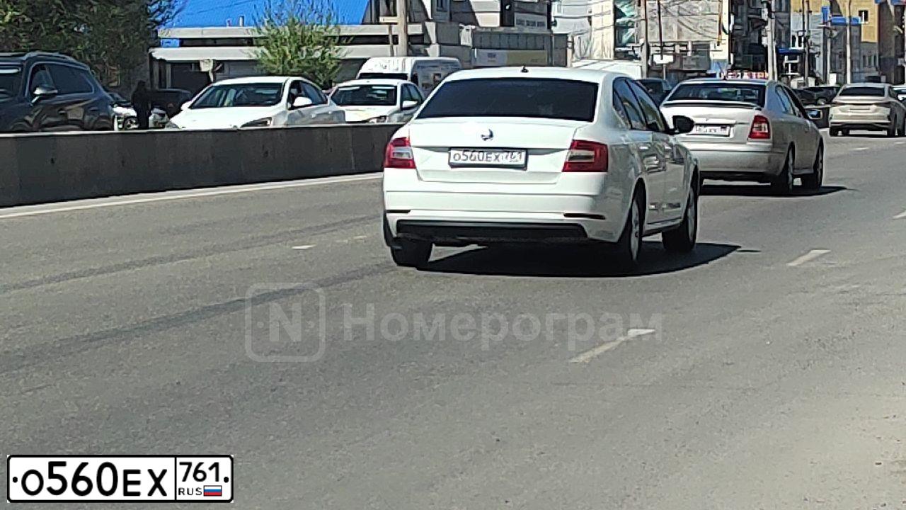 Фото автомобиля SKODA OCTAVIA, 2018 — госномер О560ЕХ761. Цвет: БЕЛЫЙ