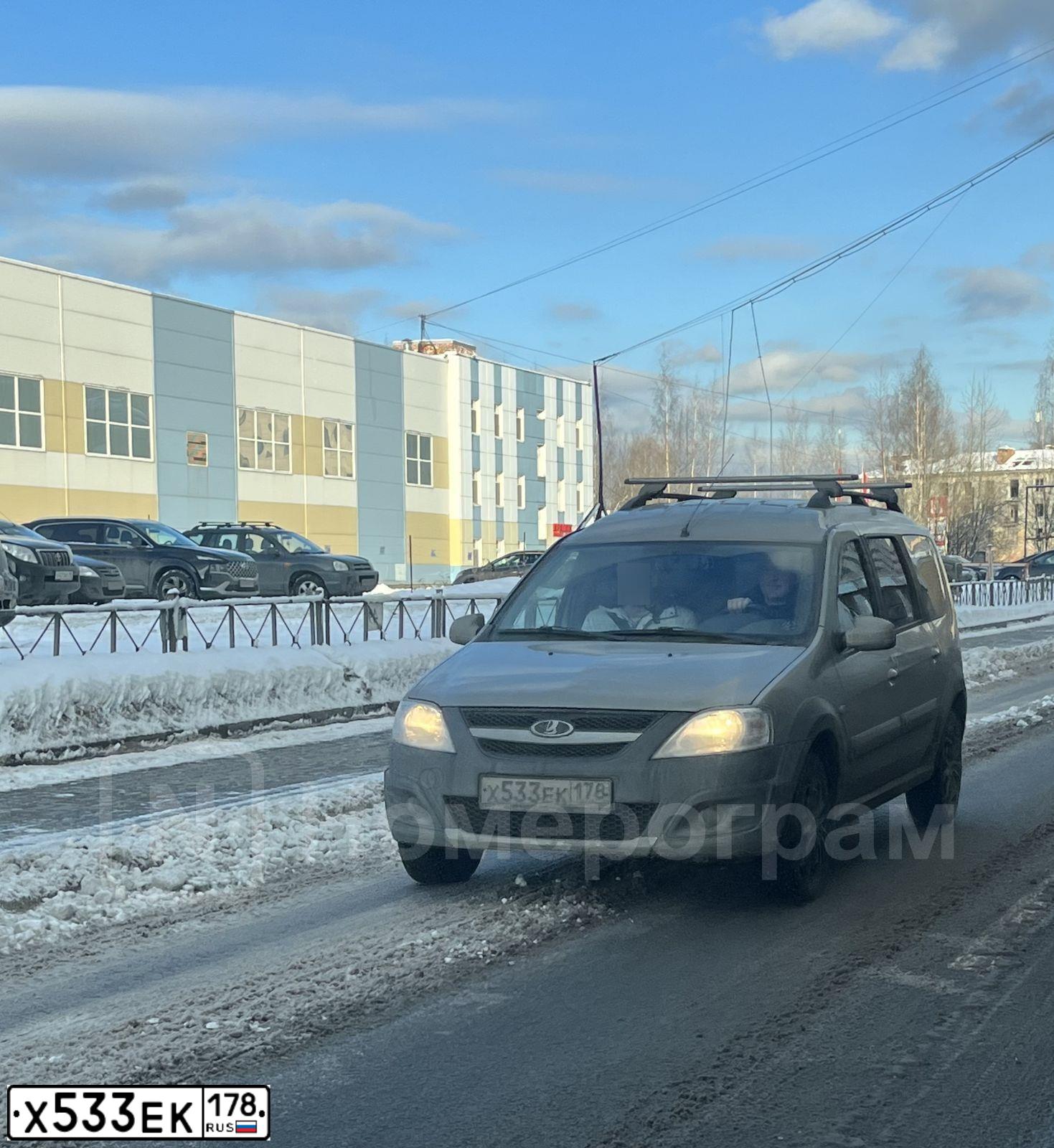 Фото автомобиля LADA LARGUS, 2017 — госномер Х533ЕК178. Цвет: СЕРО-БЕЖЕВЫЙ МЕТАЛ