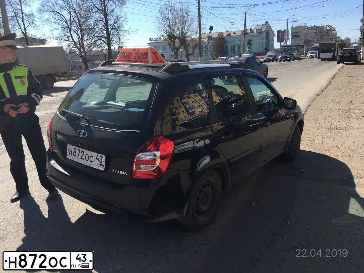 Фото автомобиля LADA KALINA, 2013 — госномер У249ТЕ43. Цвет: Сине-Черный