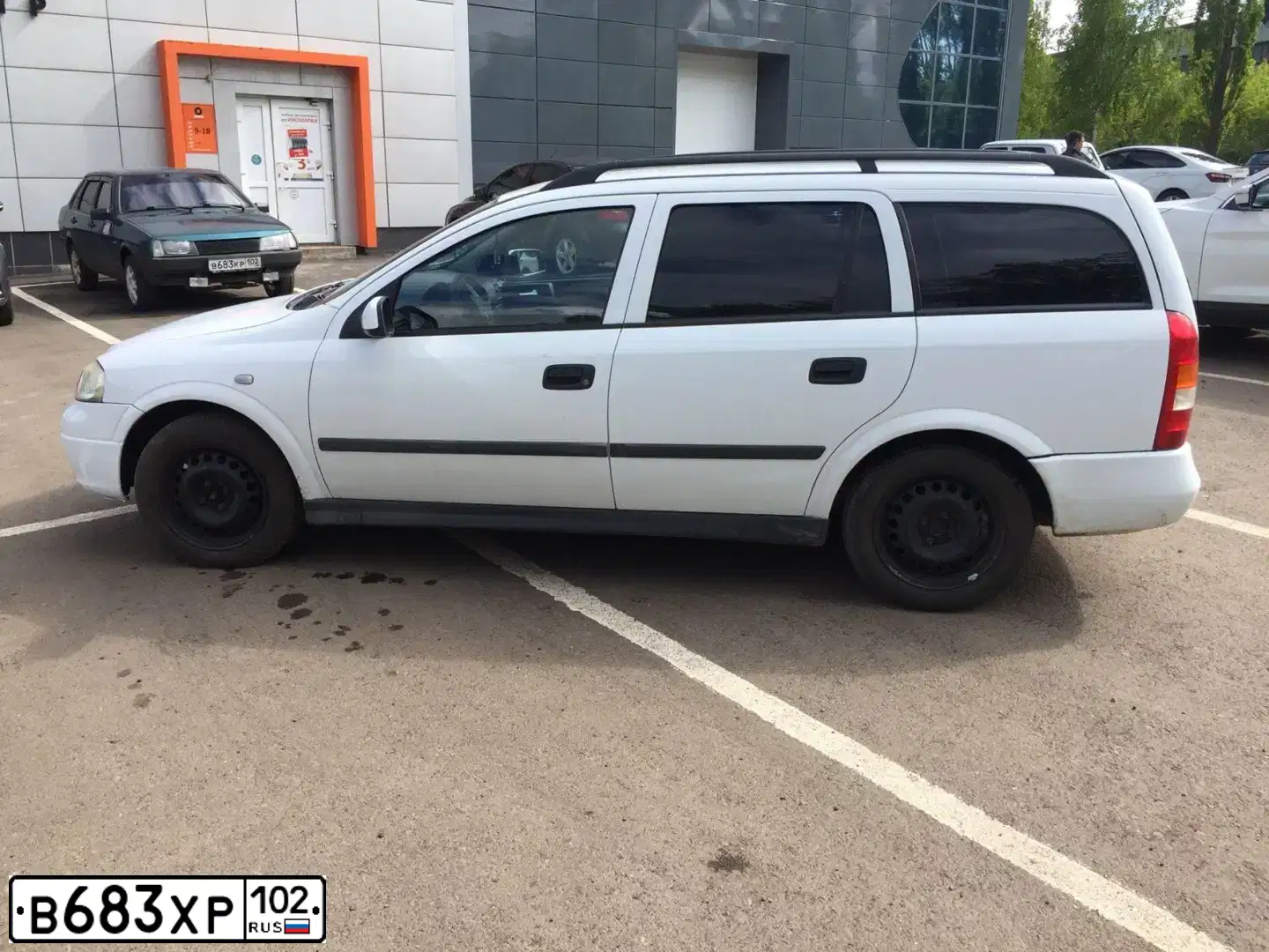 Фото автомобиля GAZ 3221 EL, 2006 — госномер М683ХР102. Цвет: ЖЕЛТЫЙ