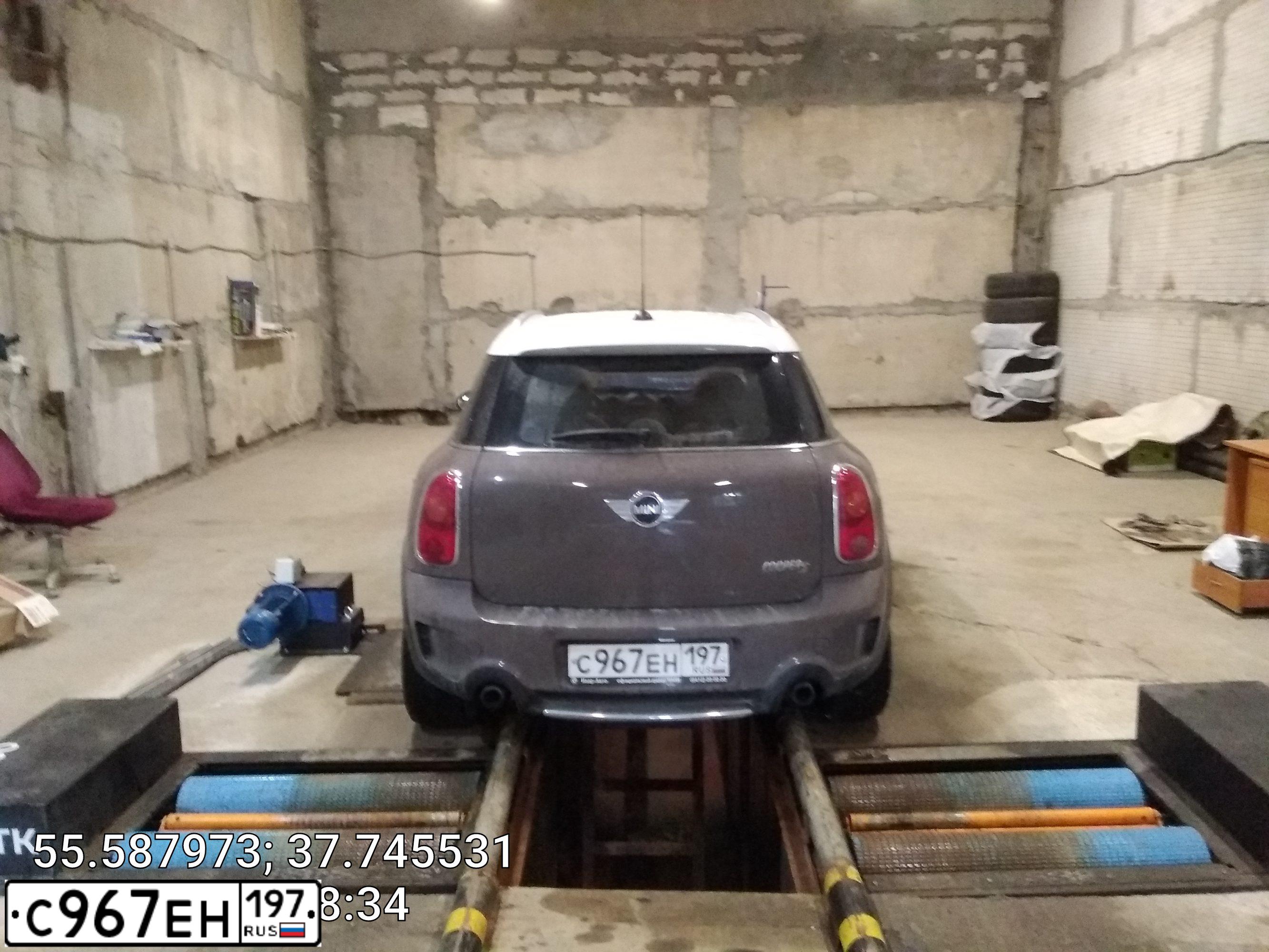 Фото автомобиля MINI MINI, 2010 — госномер Х462КК797. Цвет: СВЕТЛО-КОРИЧНЕВЫЙ