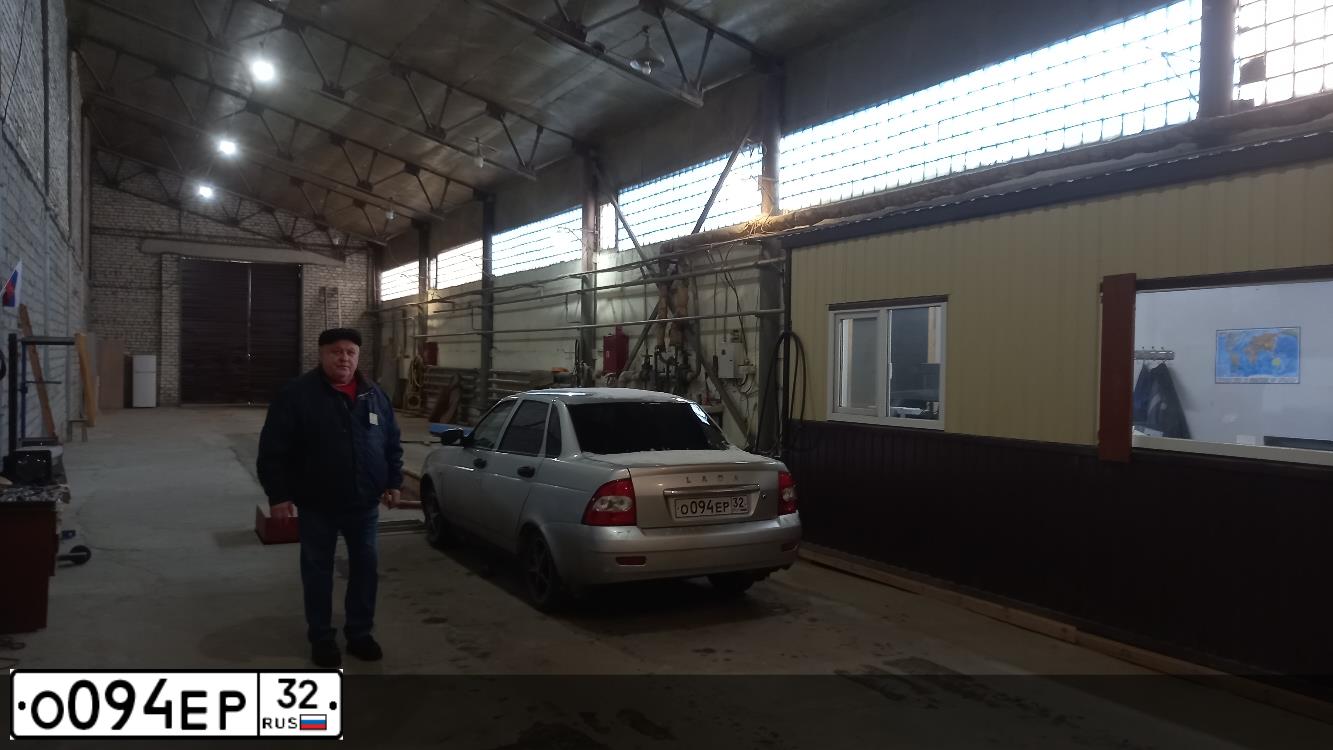 Фото автомобиля LADA 2170 PRIORA, 2009 — госномер О664ОВ40. Цвет: Светло-Серебристый металлик