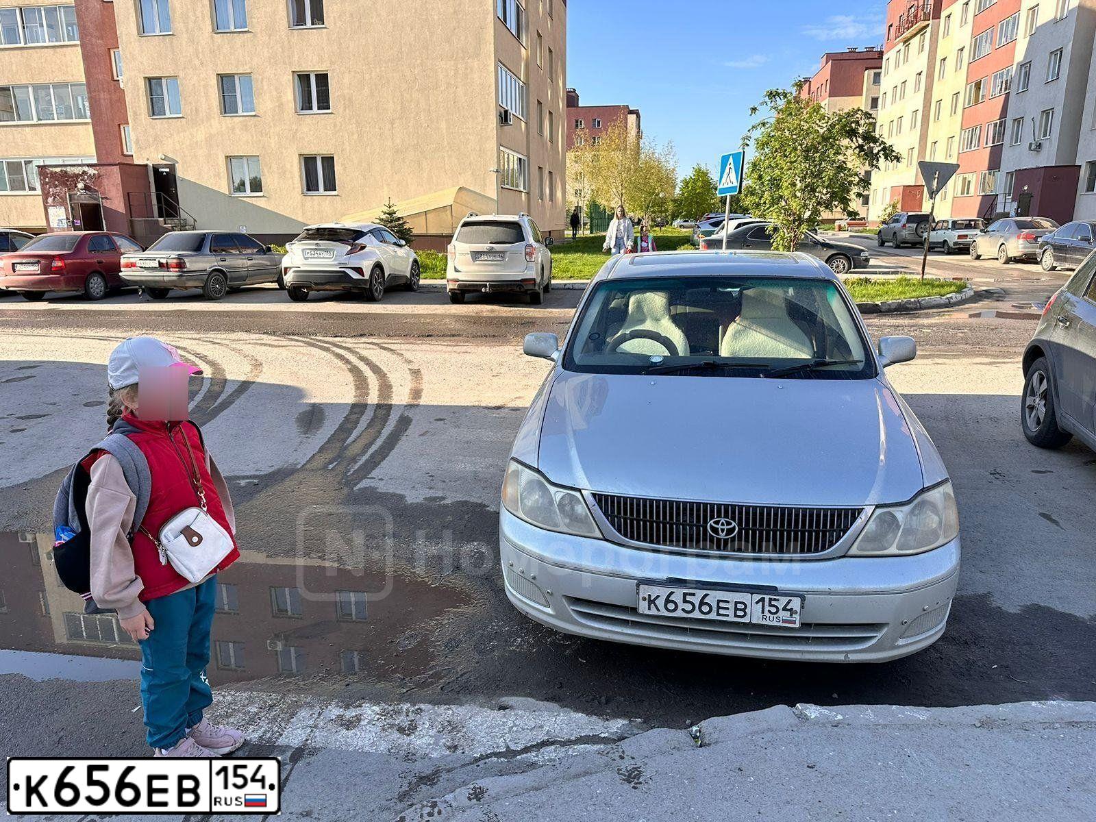 Фото автомобиля LANDROVER RANGE ROVER SPORT, 2016 — госномер К656ЕВ154. Цвет: синий