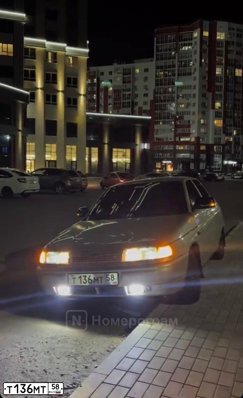 Фото автомобиля LADA 2110, 2006 — госномер Т136МТ58. Цвет: СЕРЕБРИСТО- БЕЖЕВЫЙ