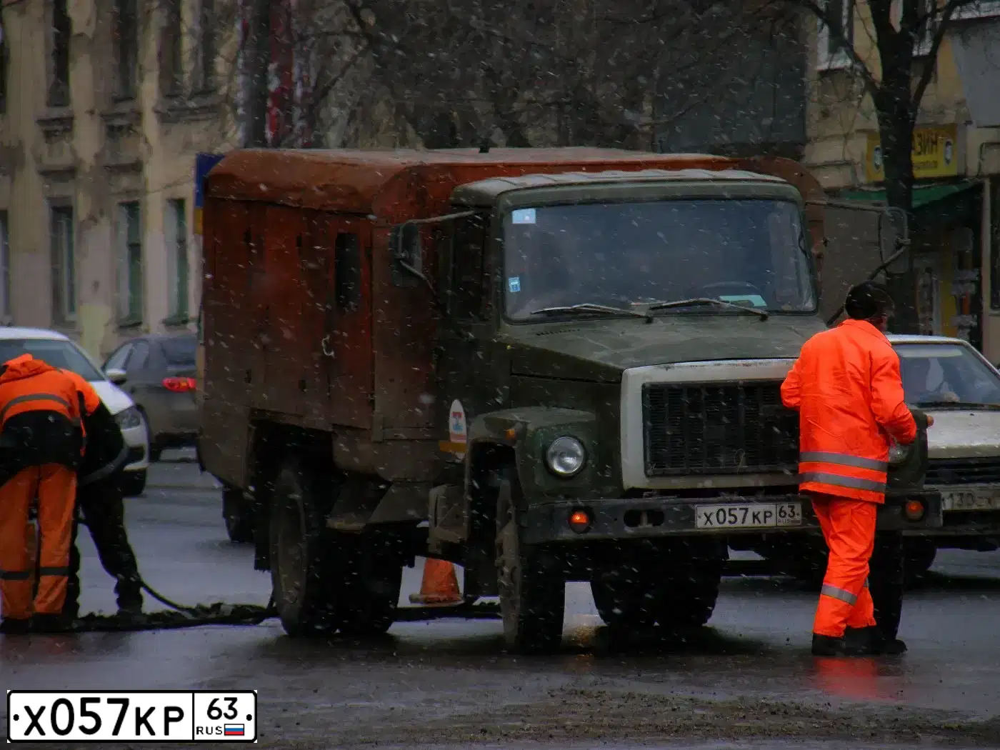 Фото автомобиля GAZ 3307, 1993 — госномер Х057КР63. Цвет: СЕРО-ГОЛУБОЙ