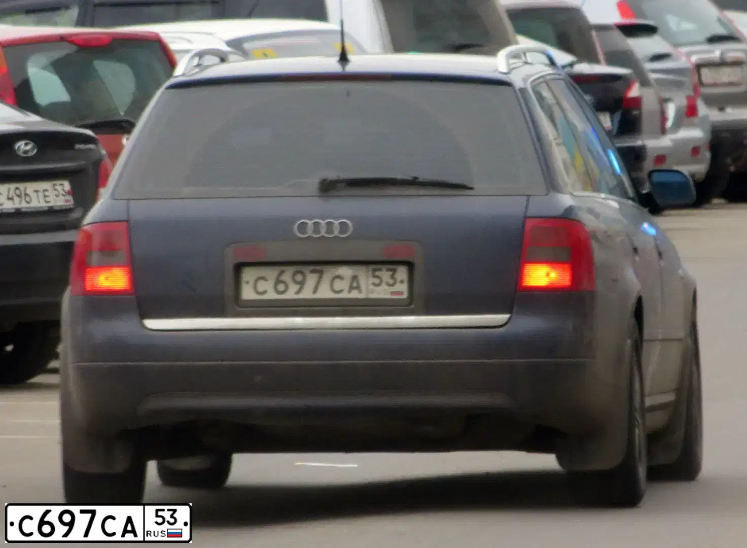 Фото автомобиля AUDI A6, 2000 — госномер С697СА53. Цвет: ТЕМНО-СИНИЙ