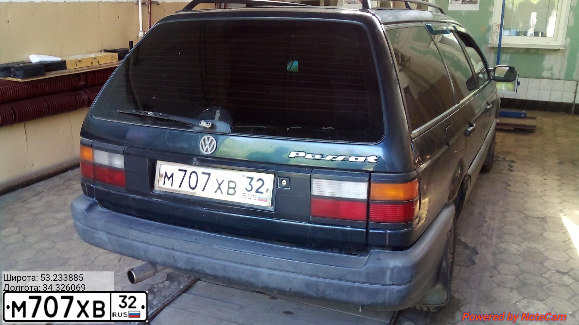 Фото автомобиля VOLKSWAGEN PASSAT, 1993 — госномер М707ХВ32. Цвет: СИНИЙ