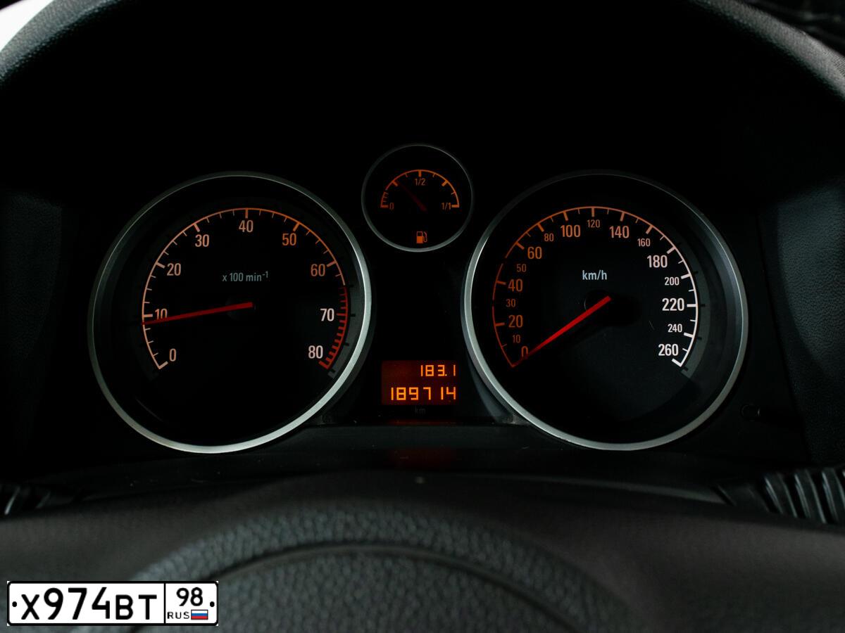 Фото автомобиля ОПЕЛЬ ASTRA (A-H), 2008 — госномер М098ВХ977. Цвет: ЧЕРНЫЙ