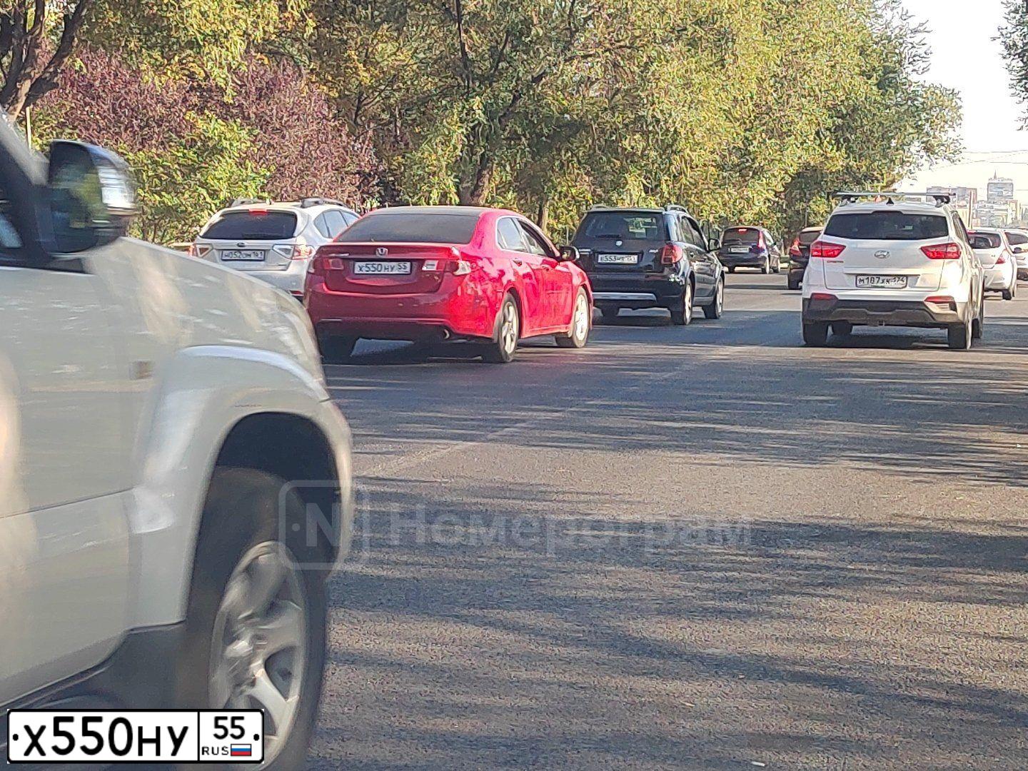 Фото автомобиля HONDA ACCORD, 2008 — госномер Х550НУ55. Цвет: Красный