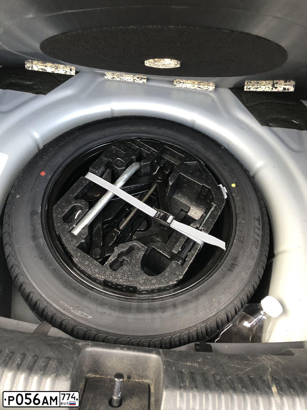 Фото автомобиля VOLKSWAGEN JETTA, 2012 — госномер Р938КС196. Цвет: СЕРЕБРИСТЫЙ