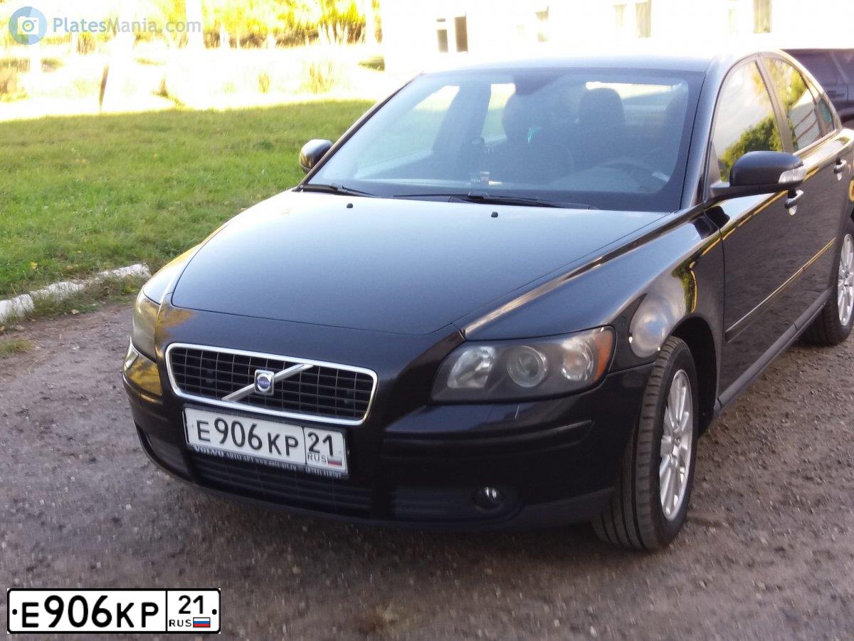Фото автомобиля VOLVO S40, 2007 — госномер Е906КР21. Цвет: ЧЕРНЫЙ