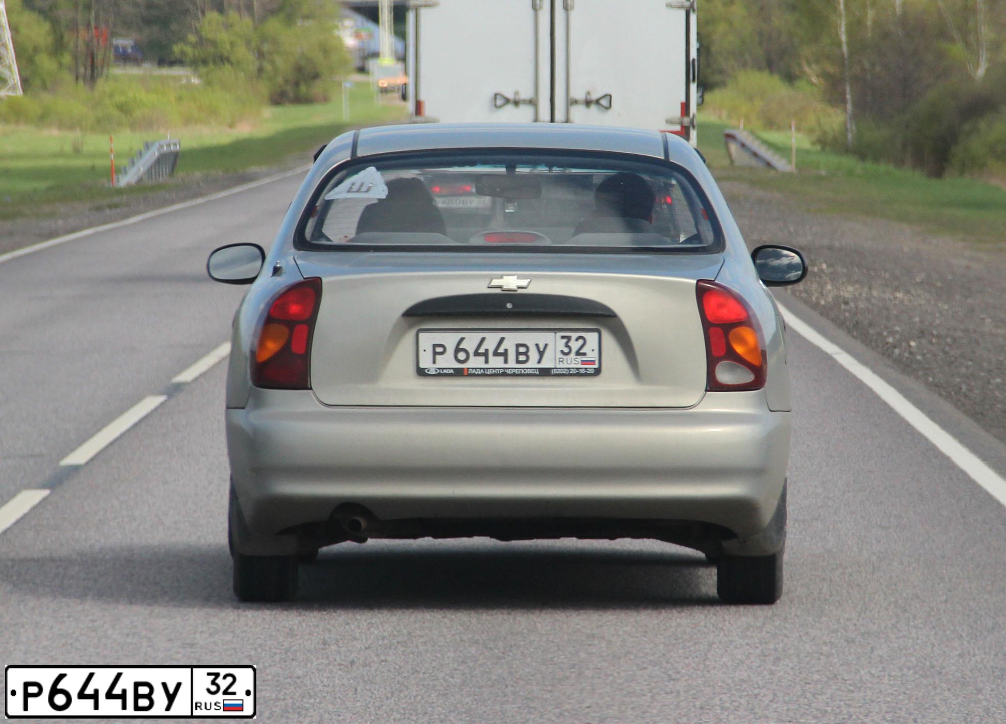 Фото автомобиля ZAZ LANOS, 2007 — госномер Р644ВУ32. Цвет: Серебристый