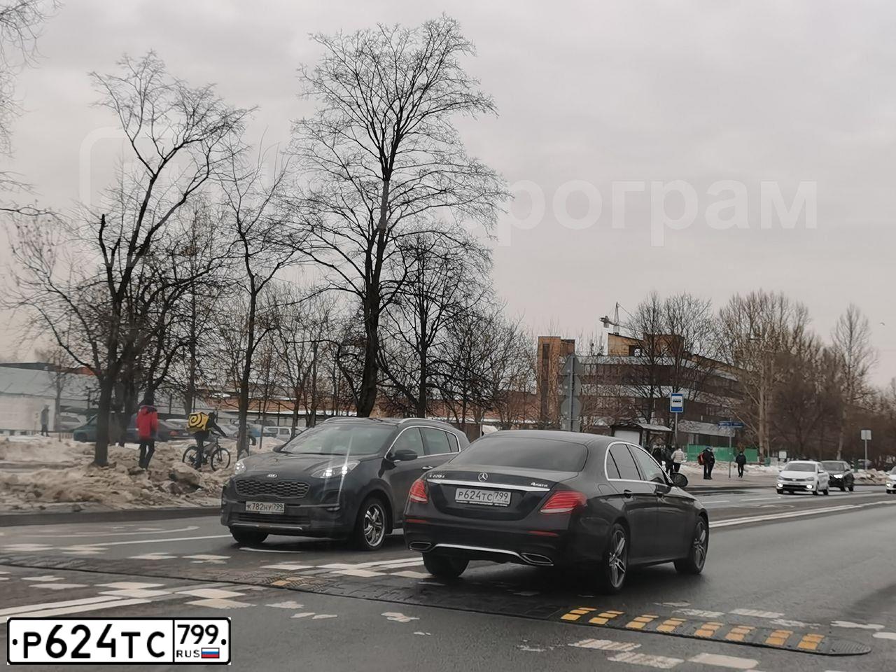Фото автомобиля MERCEDES E-KLASSE, 2019 — госномер А008КВ196. Цвет: ЧЕРНЫЙ