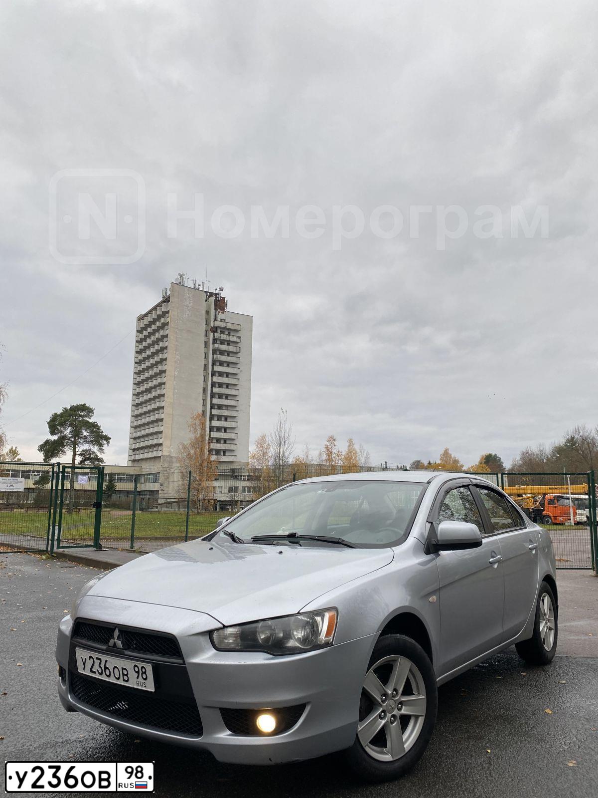 Фото автомобиля MITSUBISHI LANCER, 2008 — госномер У236ОВ98. Цвет: Серебристый