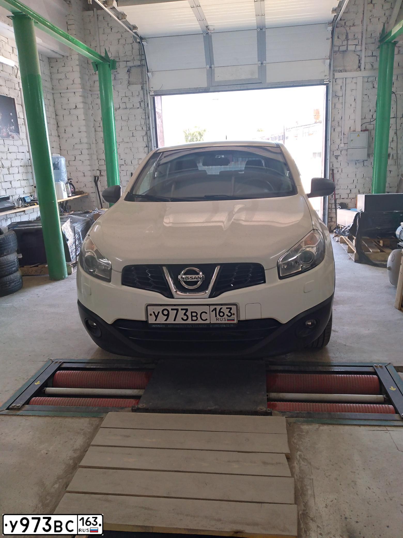 Фото автомобиля NISSAN QASHQAI, 2013 — госномер У973ВС163. Цвет: Белый