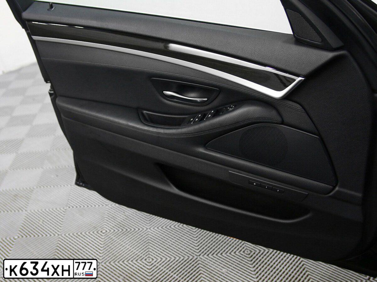 Фото автомобиля BMW SERIE 5, 2011 — госномер М555НА197. Цвет: ЧЕРНЫЙ