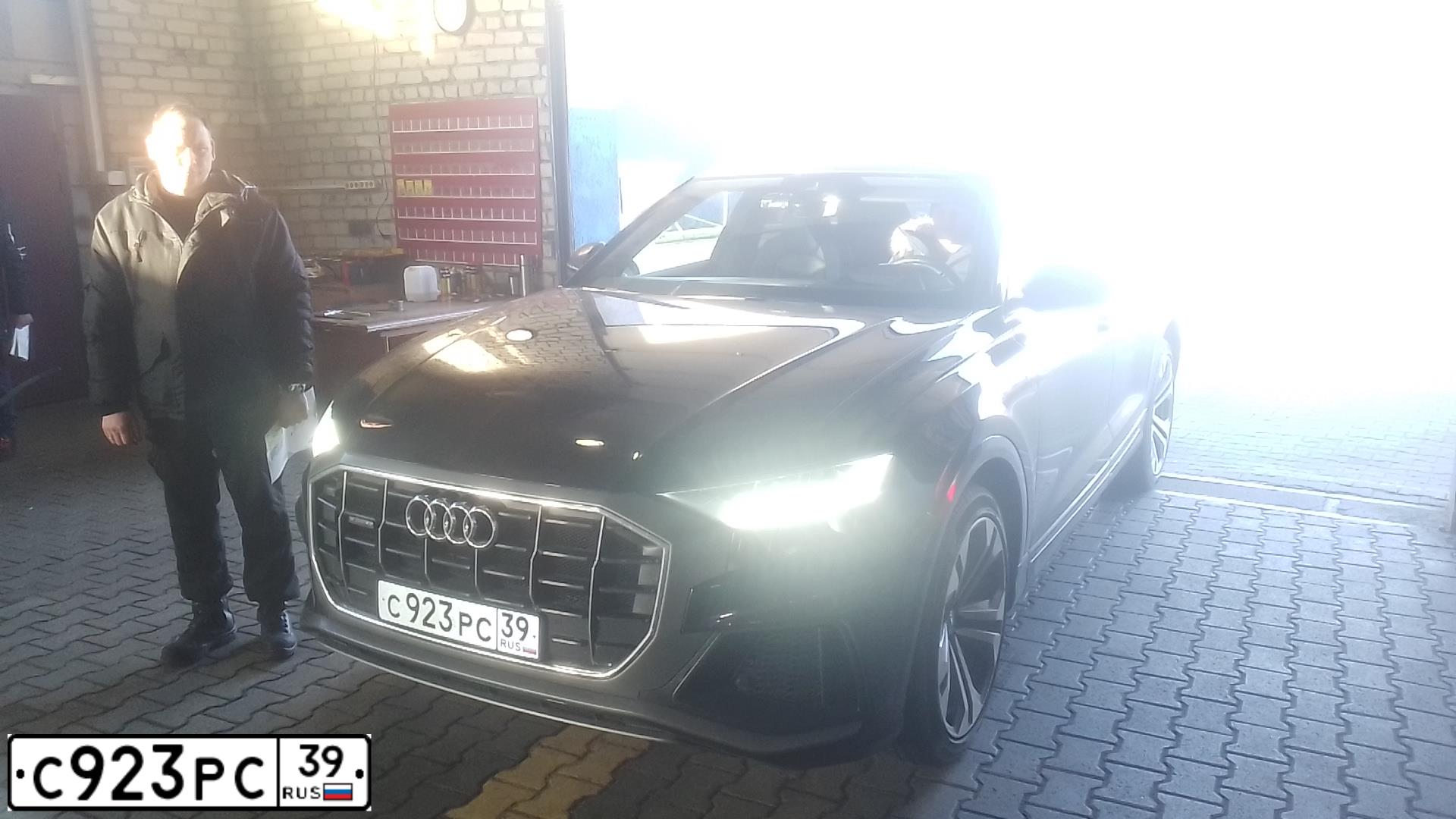 Фото автомобиля AUDI Q8, 2019 — госномер Т145НЕ39