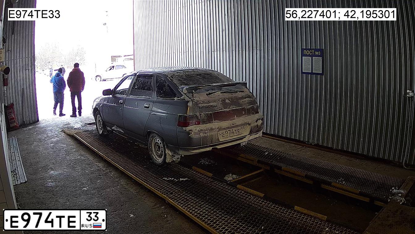 Фото автомобиля LADA 2112, 2006 — госномер Е974ТЕ33. Цвет: СЕРО-ЗЕЛЕНЫЙ